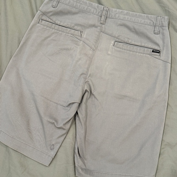 Volcom stretch shorts light gray - Picture 2 of 5